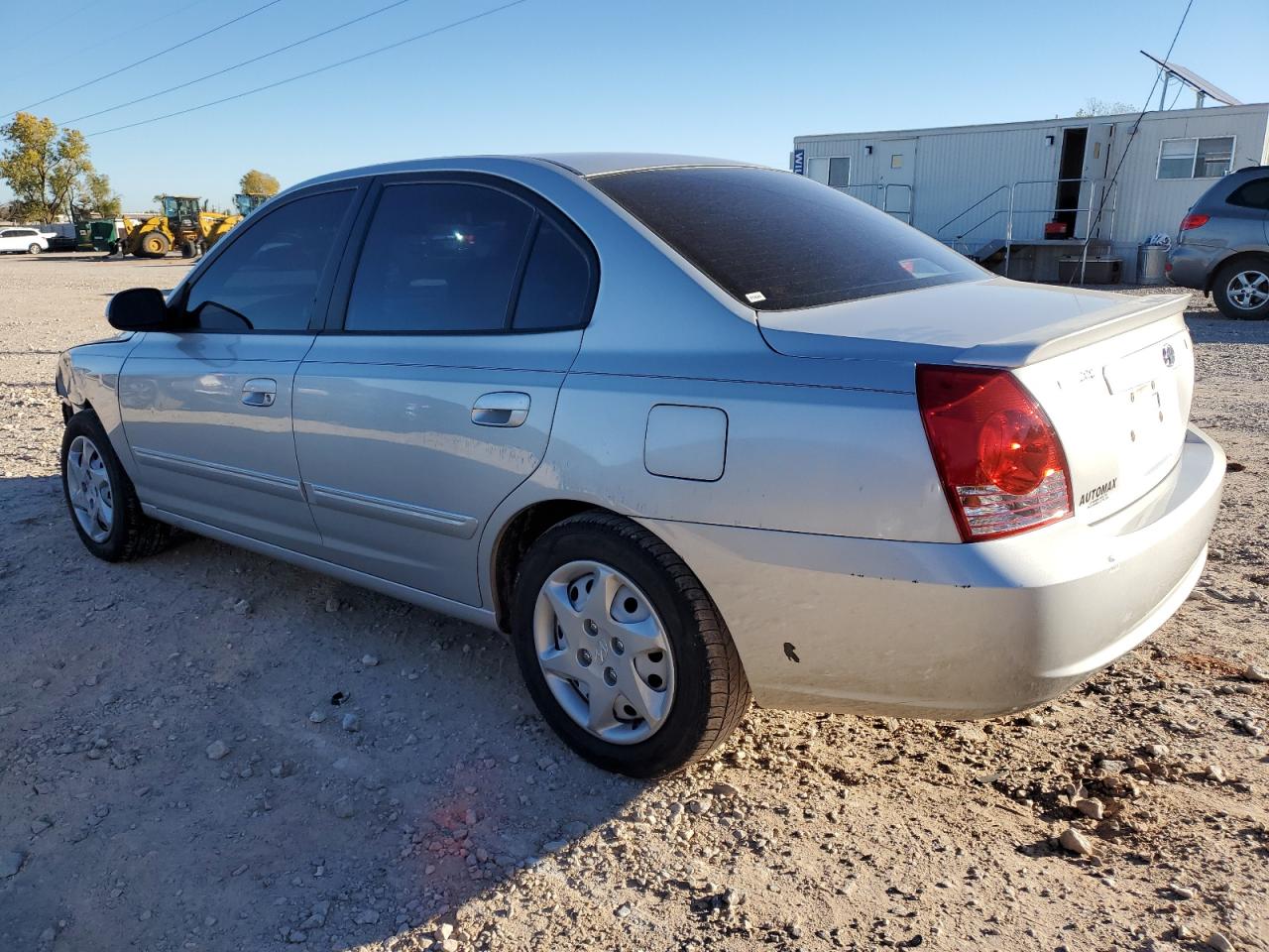 2005 Hyundai Elantra - Image 2