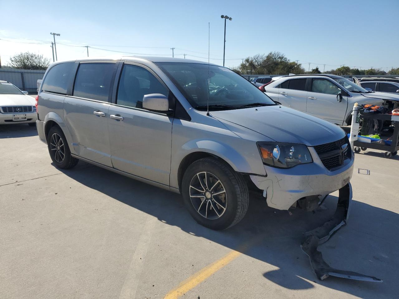 2018 Dodge Caravan - Image 4