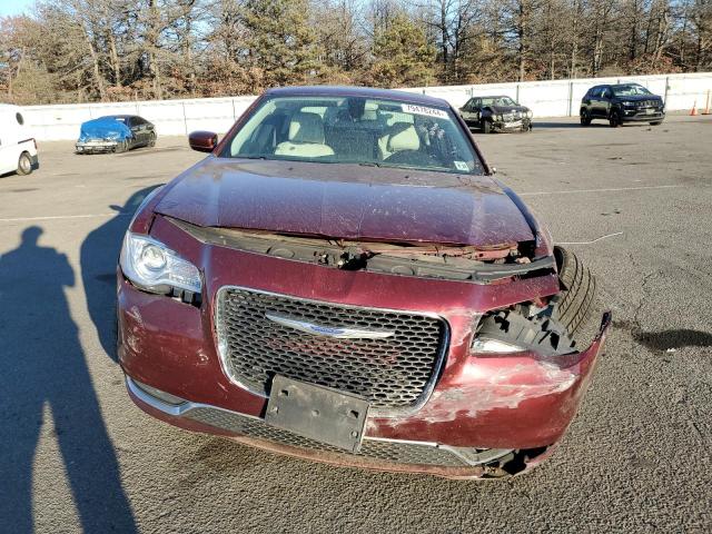  CHRYSLER 300 2019 Czerwony