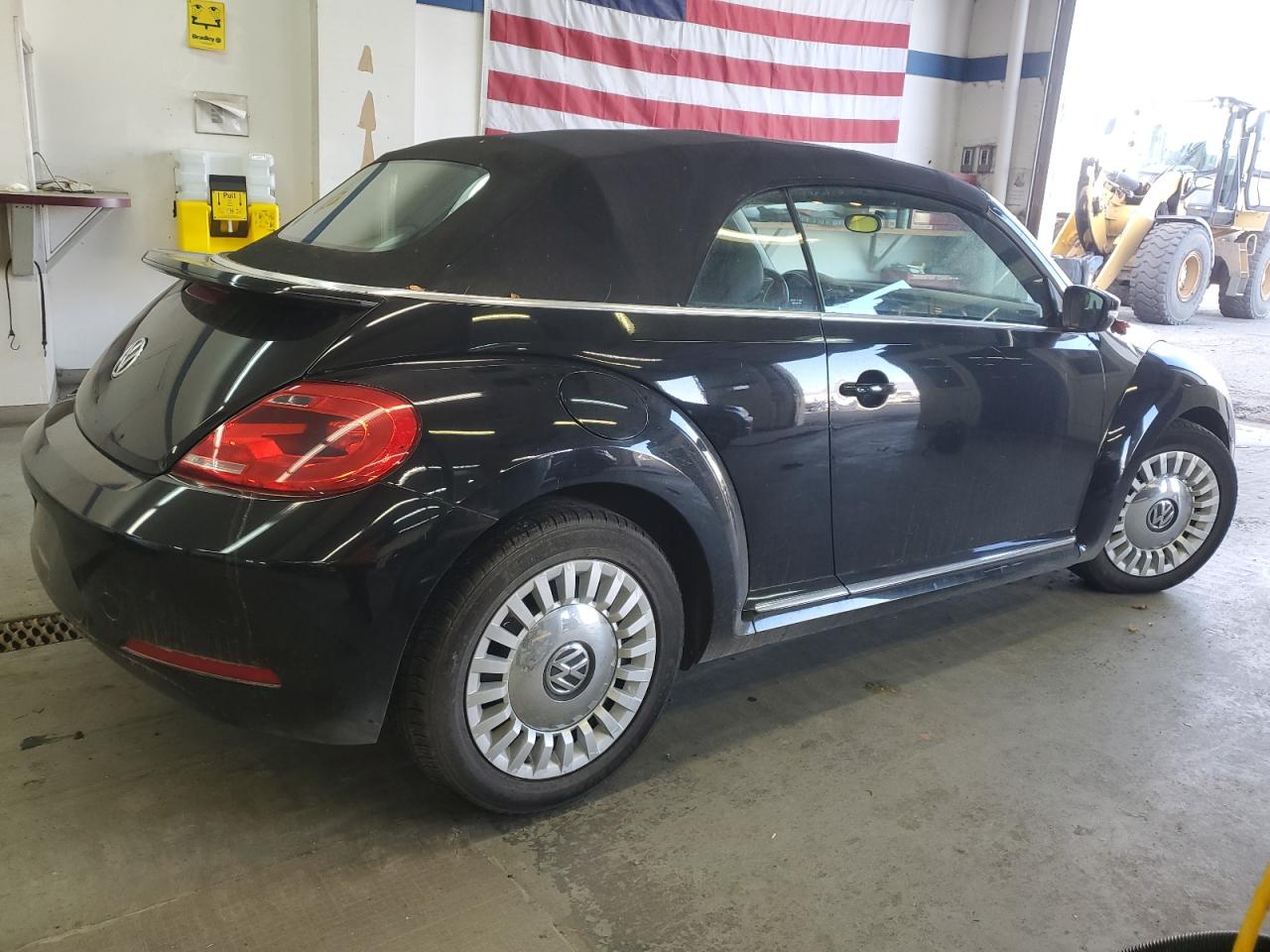 2013 Volkswagen Beetle - Image 3