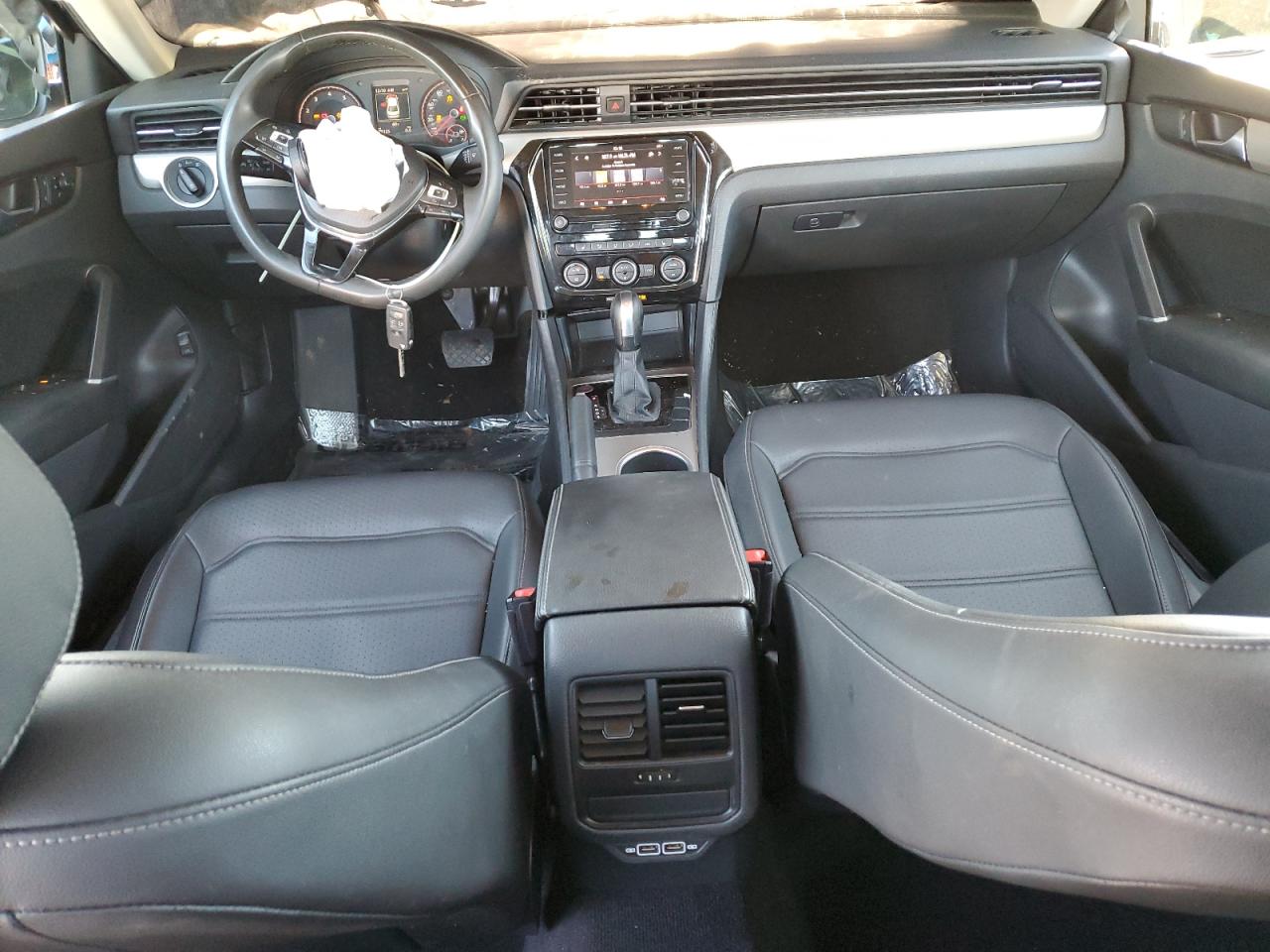 2021 Volkswagen Passat - Image 8