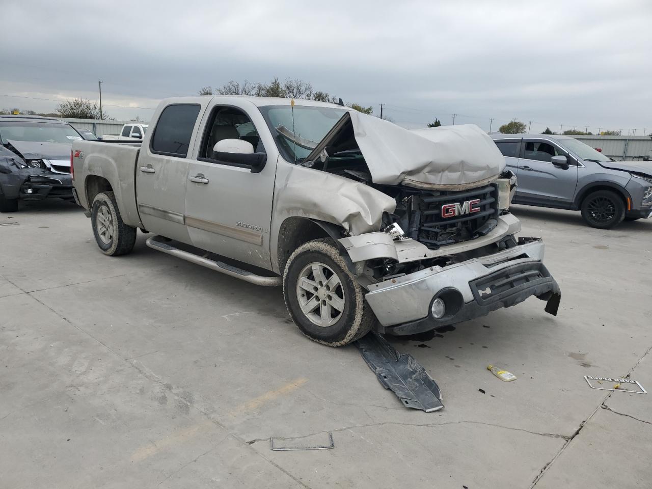 2007 GMC Sierra - Image 4