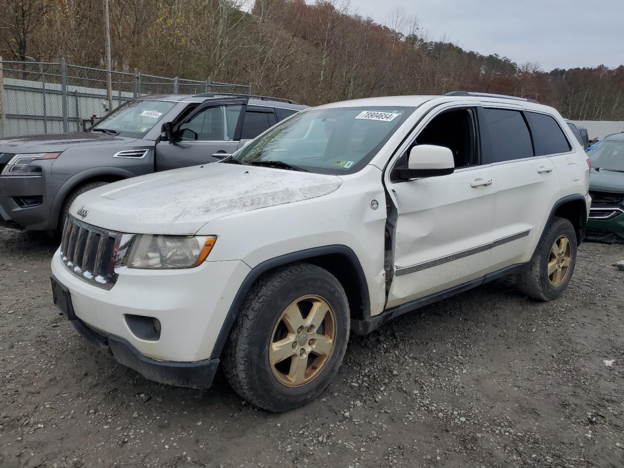 2013 Jeep Grand Cherokee Laredo for Sale in Hurricane, WV - Side
