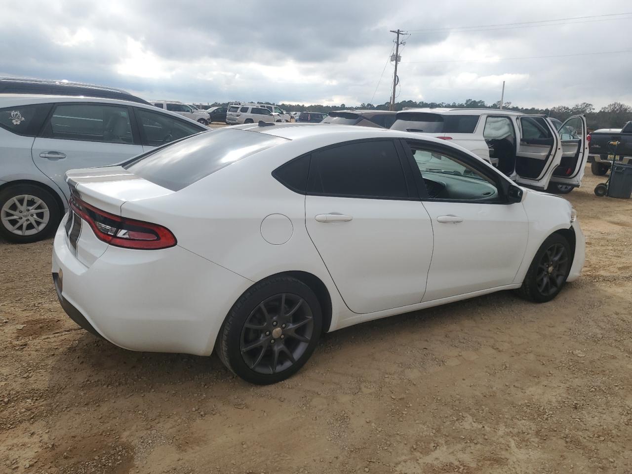 2016 Dodge Dart - Image 3