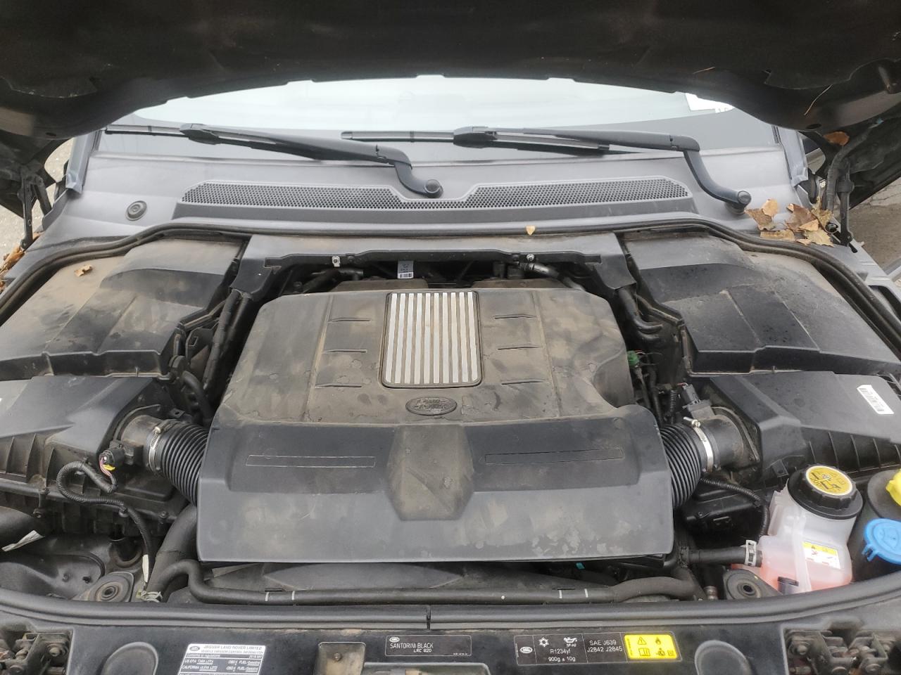 2016 Land Rover LR4 - Image 12