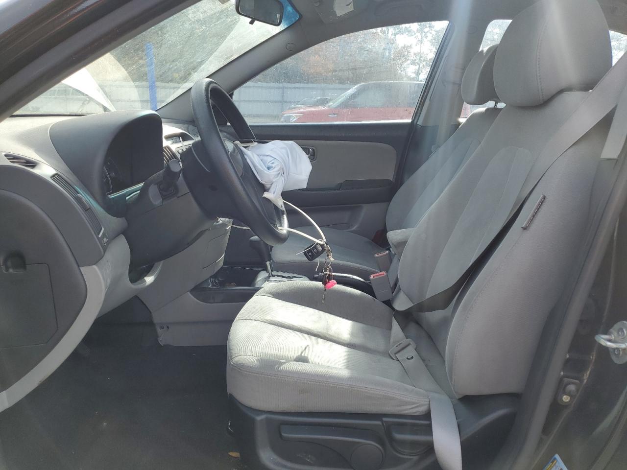 2010 Hyundai Elantra - Image 7