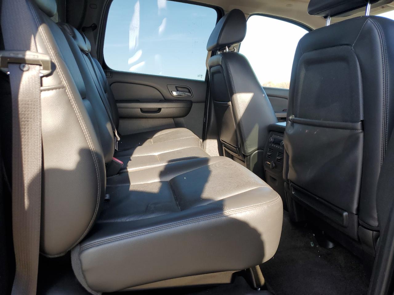 2009 Chevrolet Avalanche - Image 12