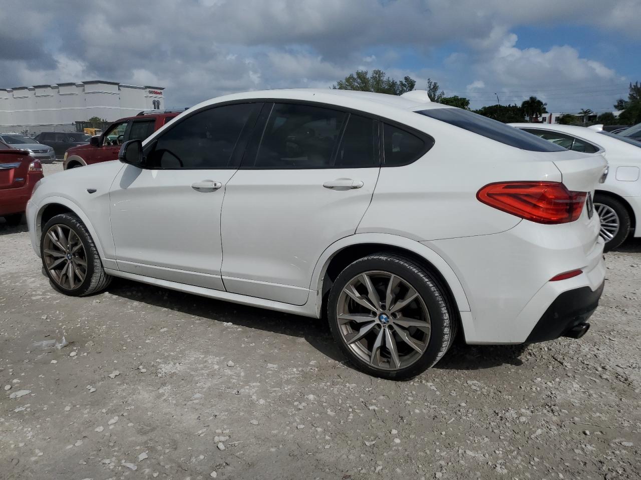 2017 BMW X4 - Image 2