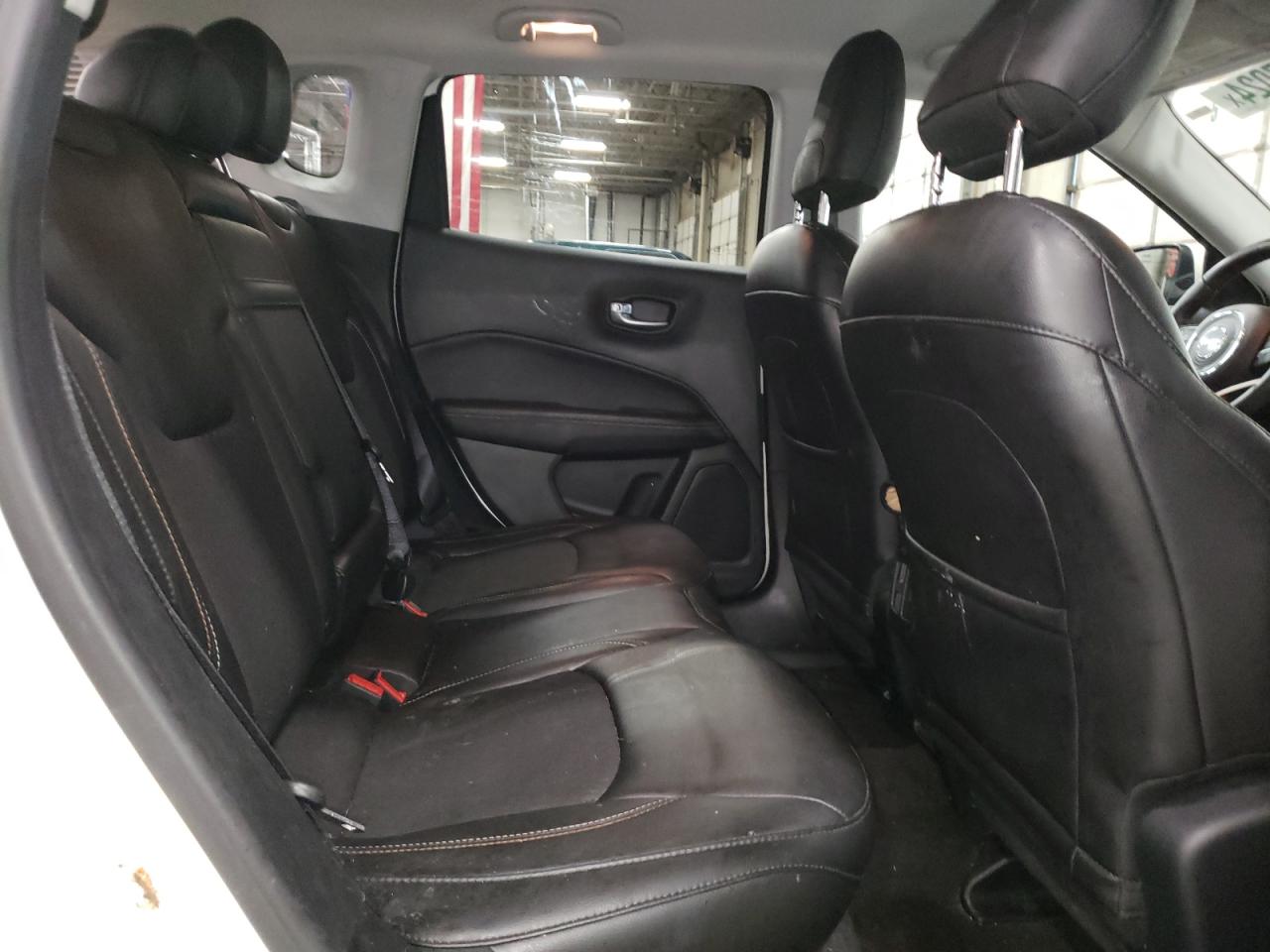 2018 Jeep Compass - Image 11