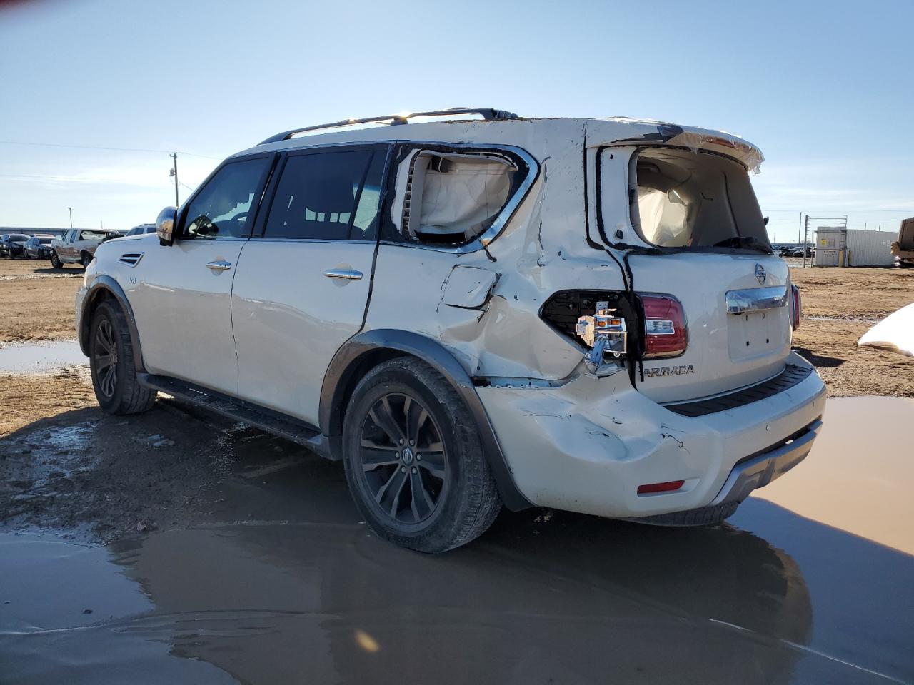 2017 Nissan Armada - Image 2
