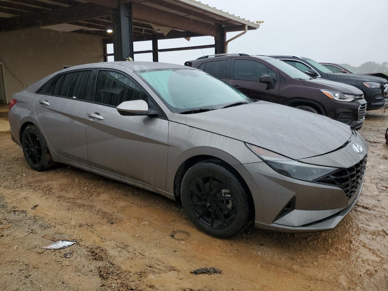 2023 Hyundai Elantra - Image 4