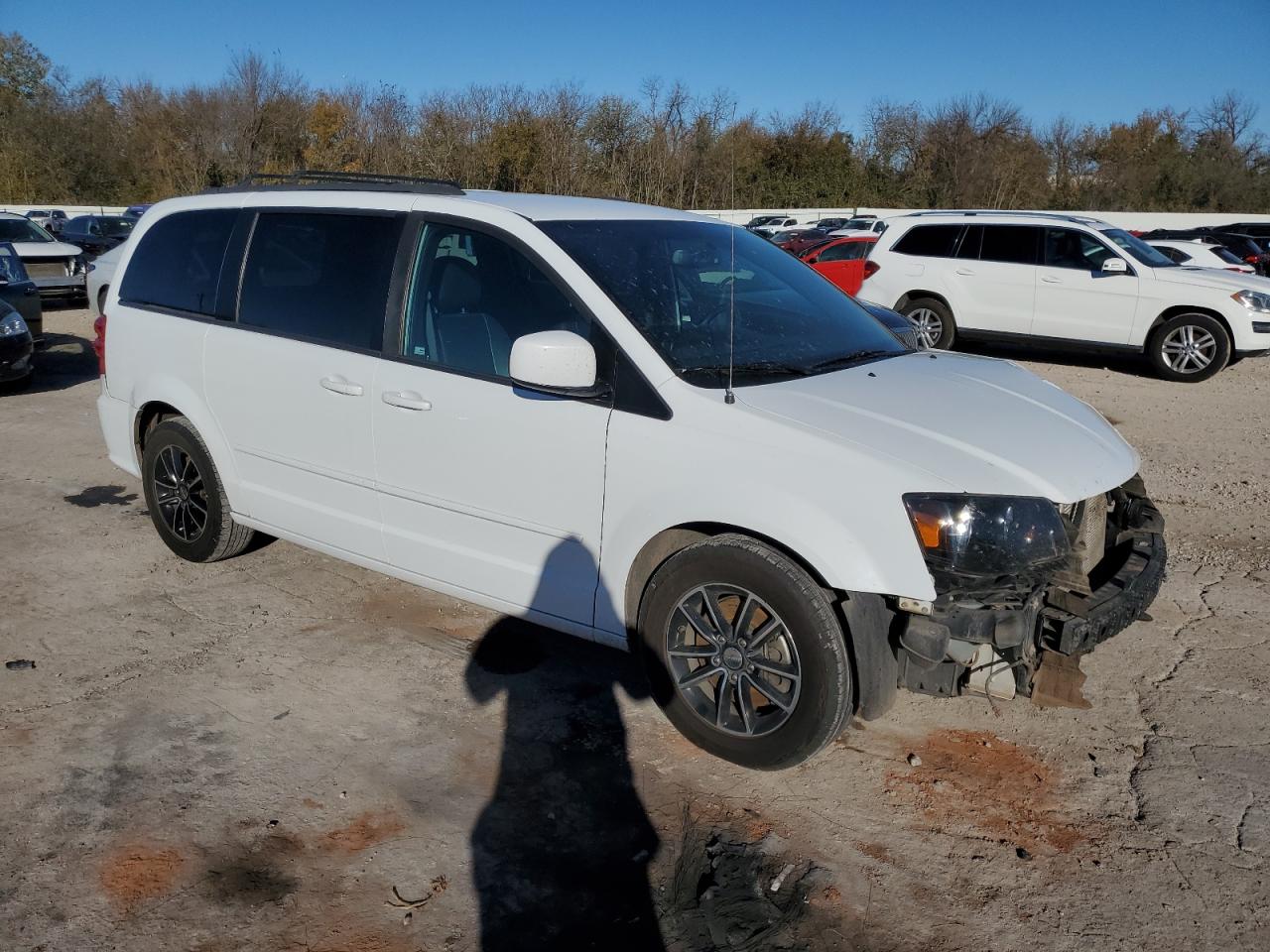 2017 Dodge Caravan - Image 4