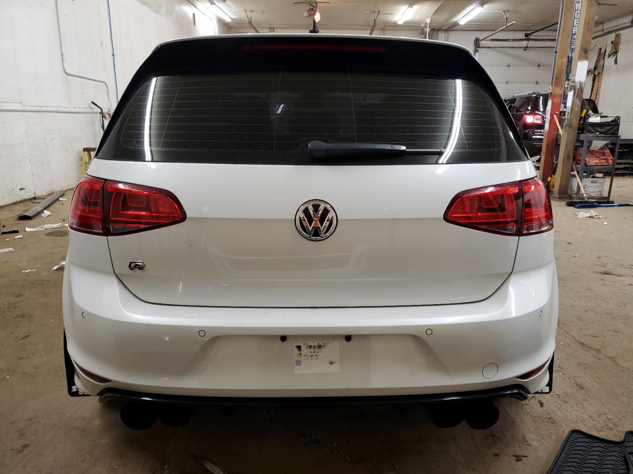 2017 Volkswagen Golf - Image 6