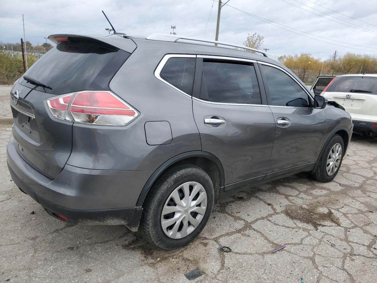2016 Nissan Rogue - Image 3