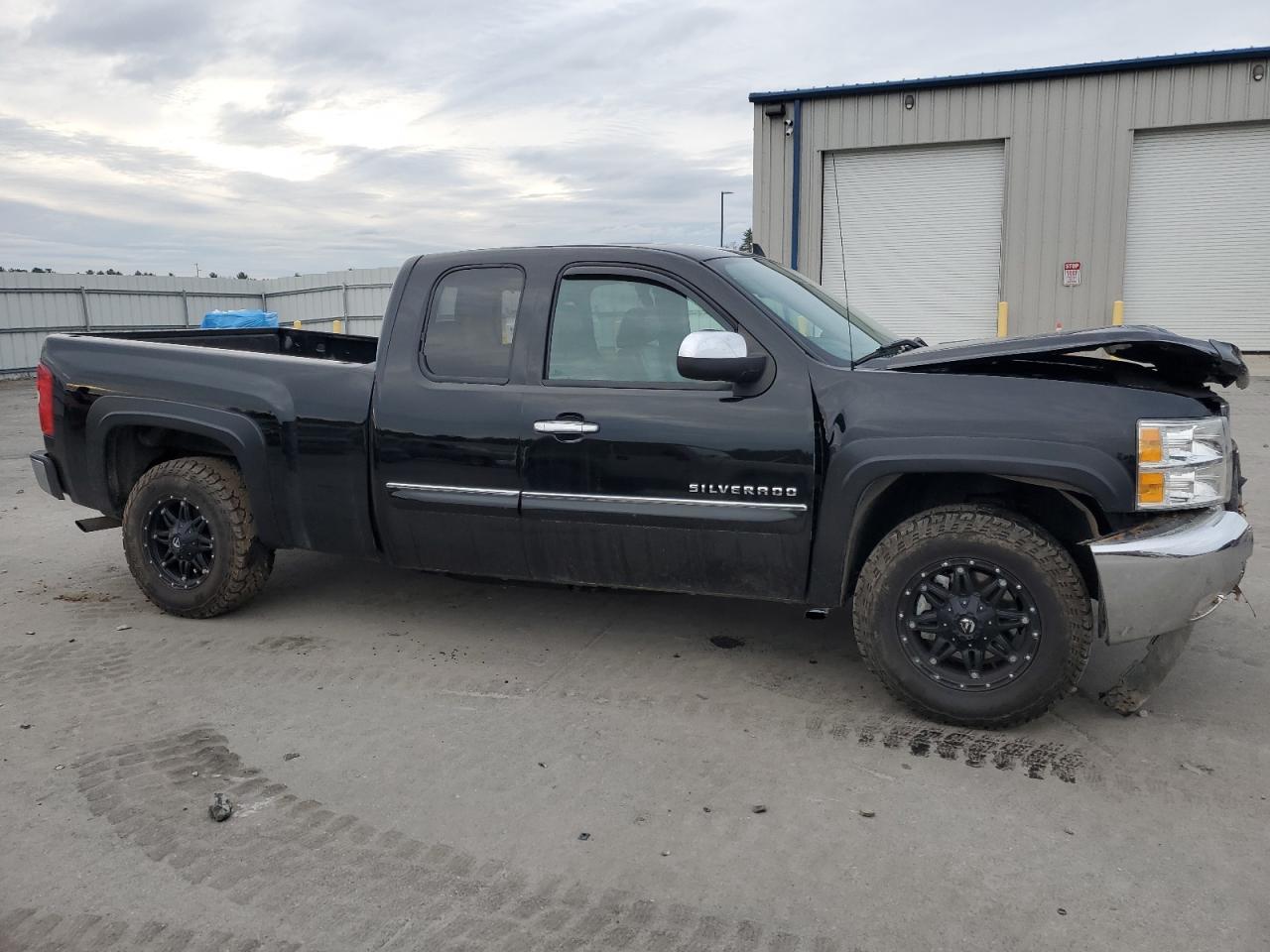 2013 Chevrolet Silverado - Image 4