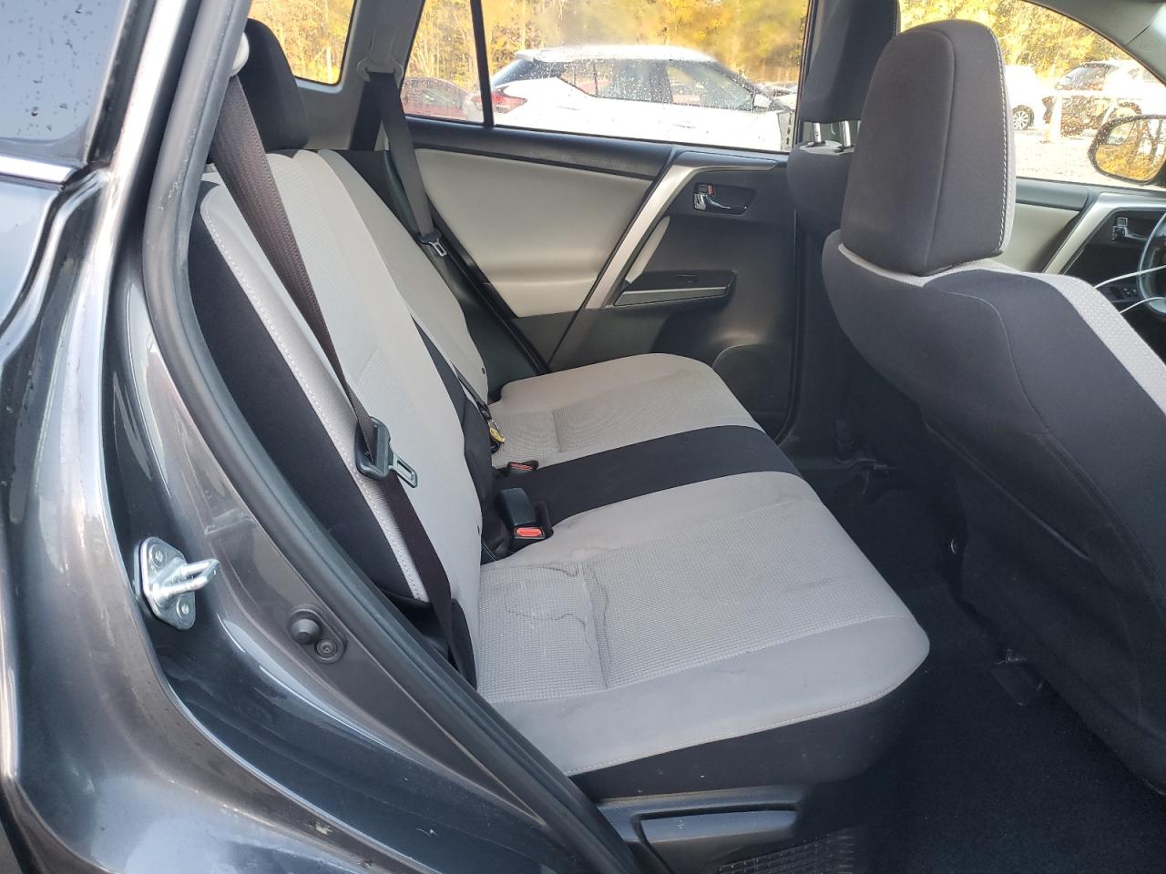 2018 Toyota RAV 4 - Image 11