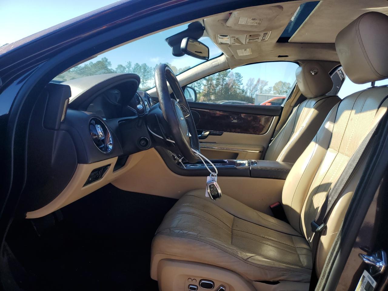 2011 Jaguar XJ - Image 7
