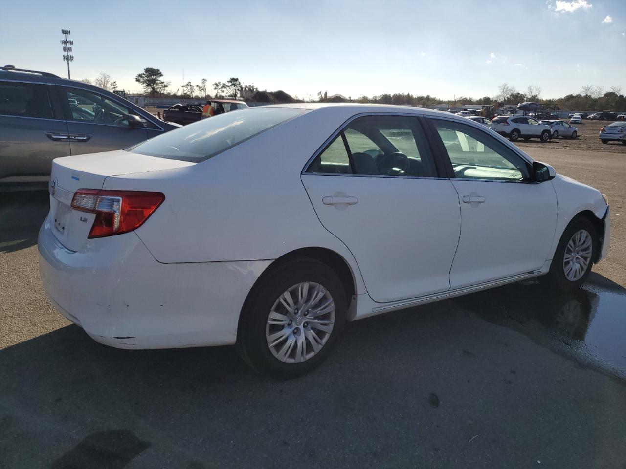 VIN 4T4BF1FK9DR282208 2013 TOYOTA CAMRY no.3