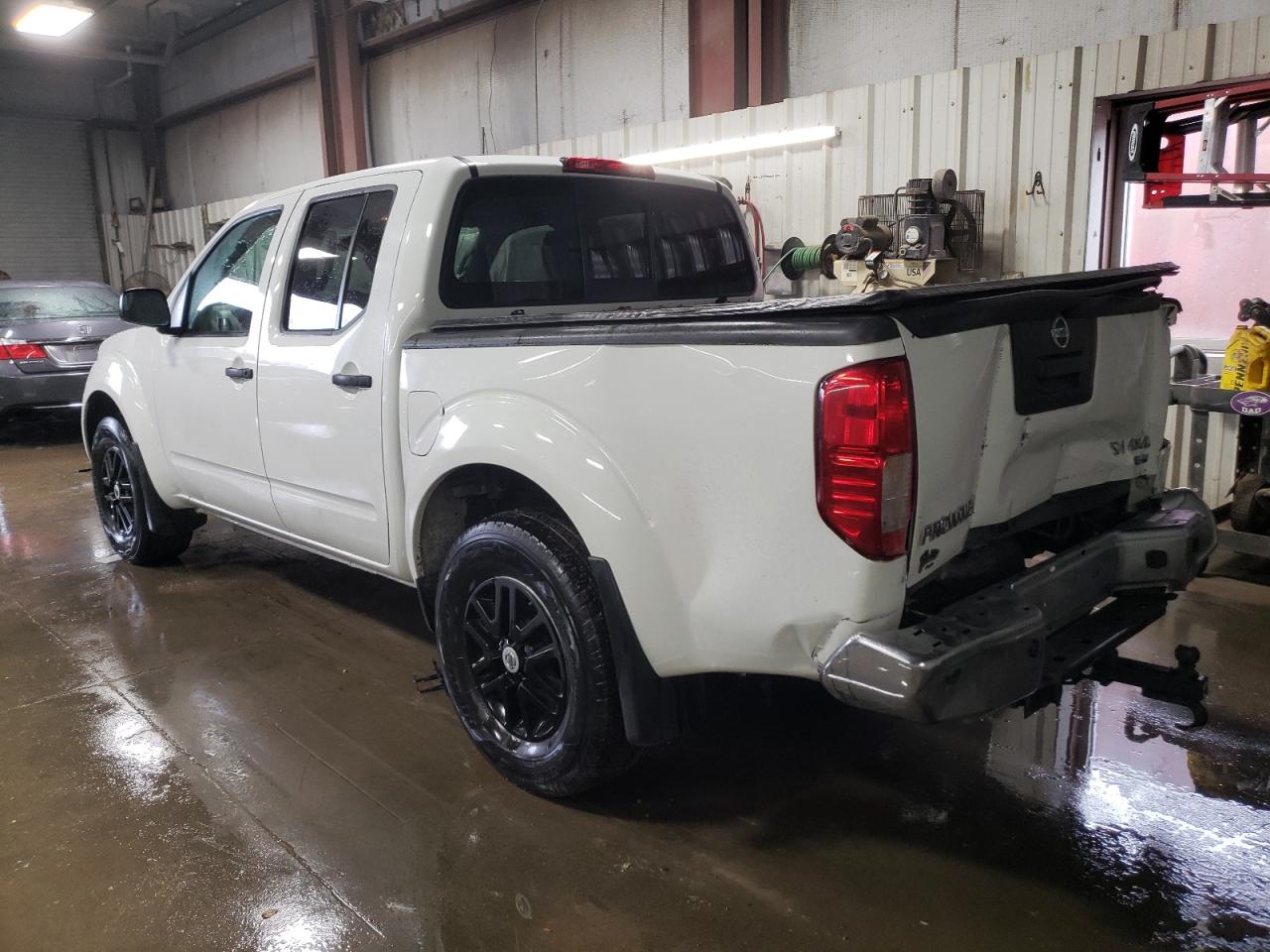 2018 Nissan Navara (Frontier) - Image 2