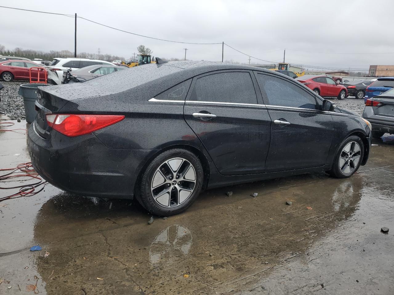 2011 Hyundai Sonata - Image 3