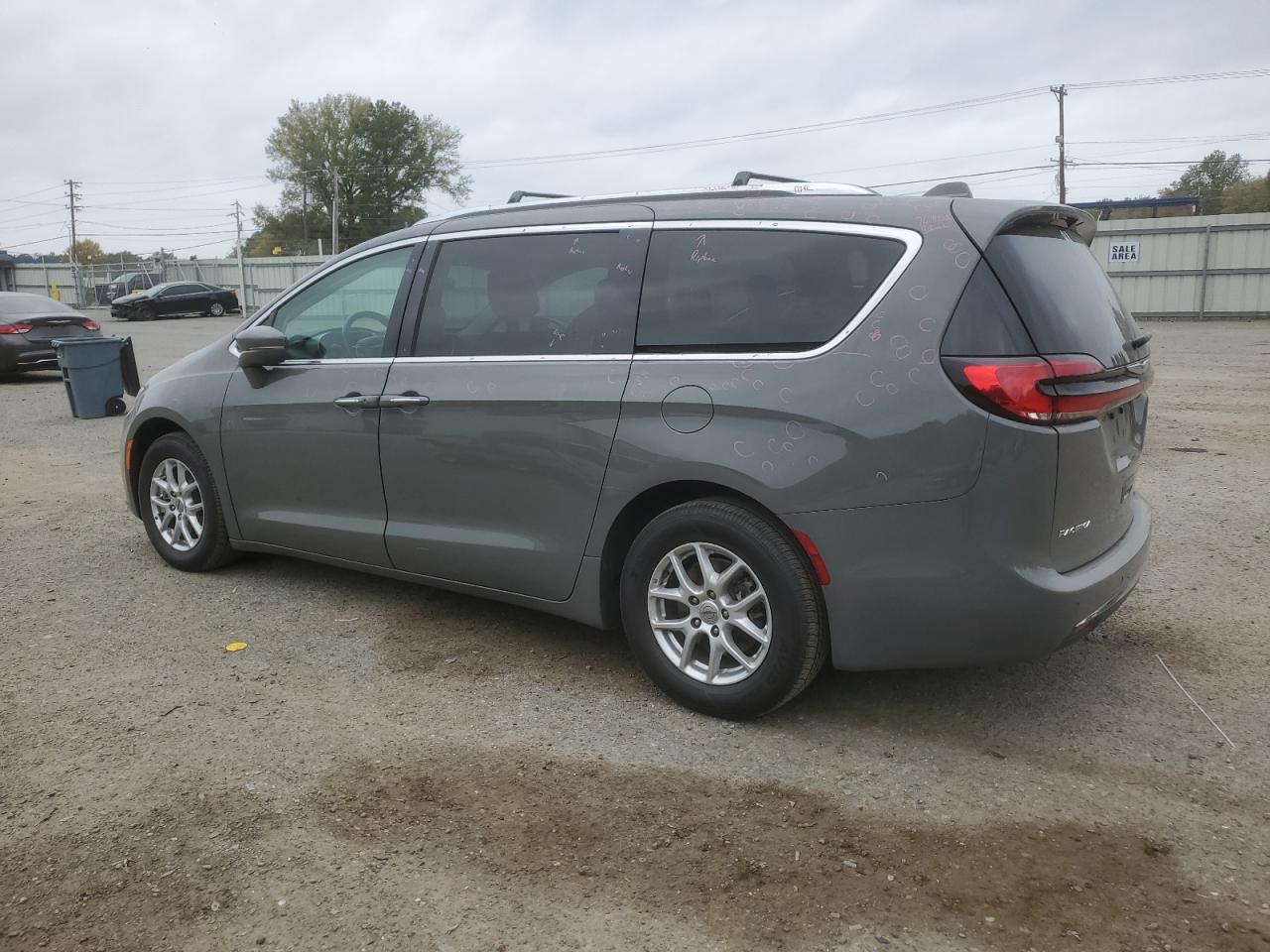 2021 Chrysler Pacifica - Image 2