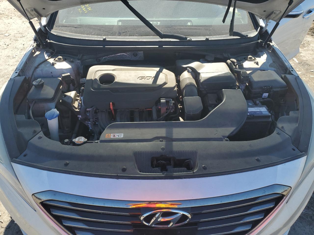 2016 Hyundai Sonata - Image 11