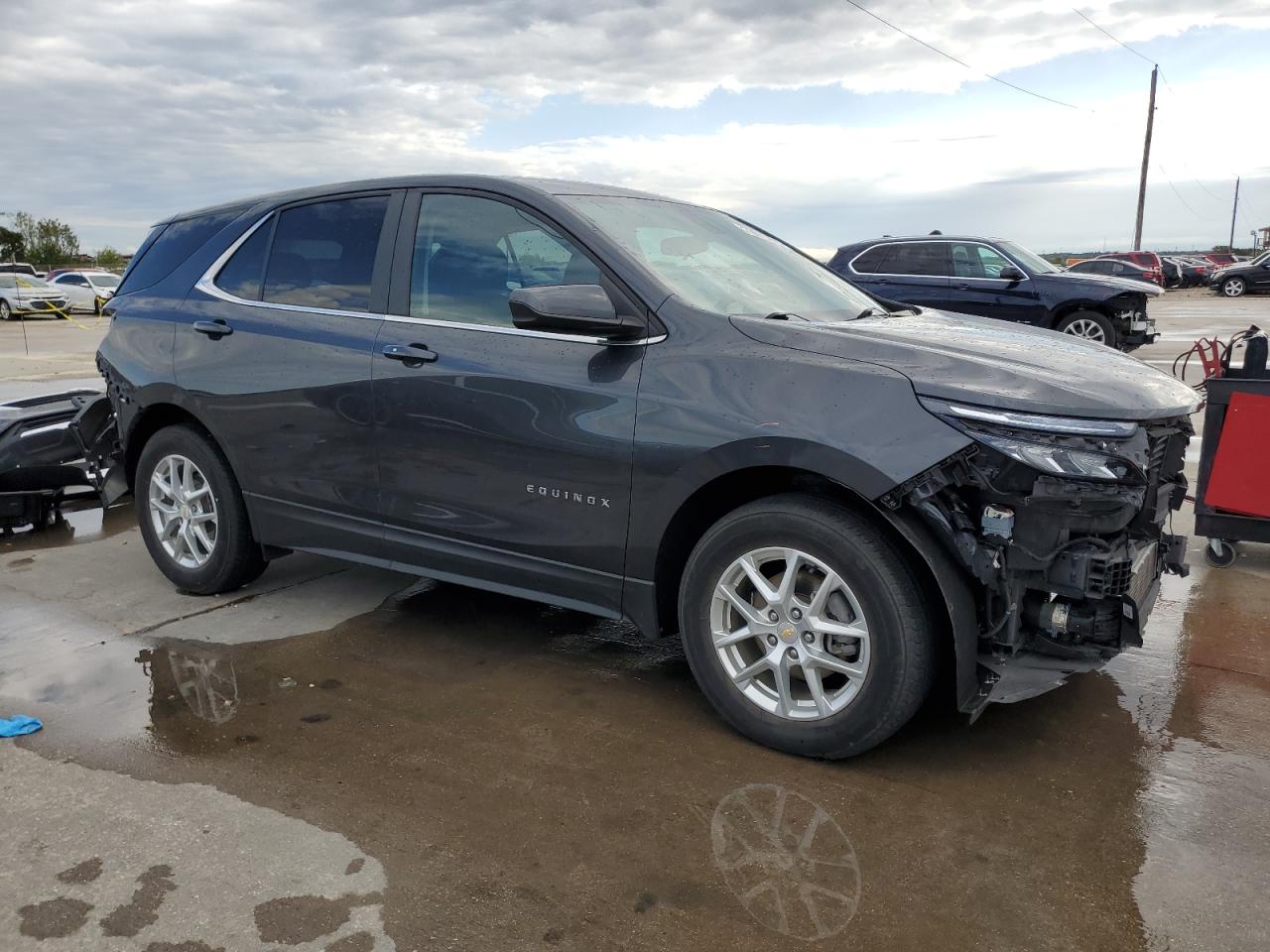 2022 Chevrolet Equinox - Image 4