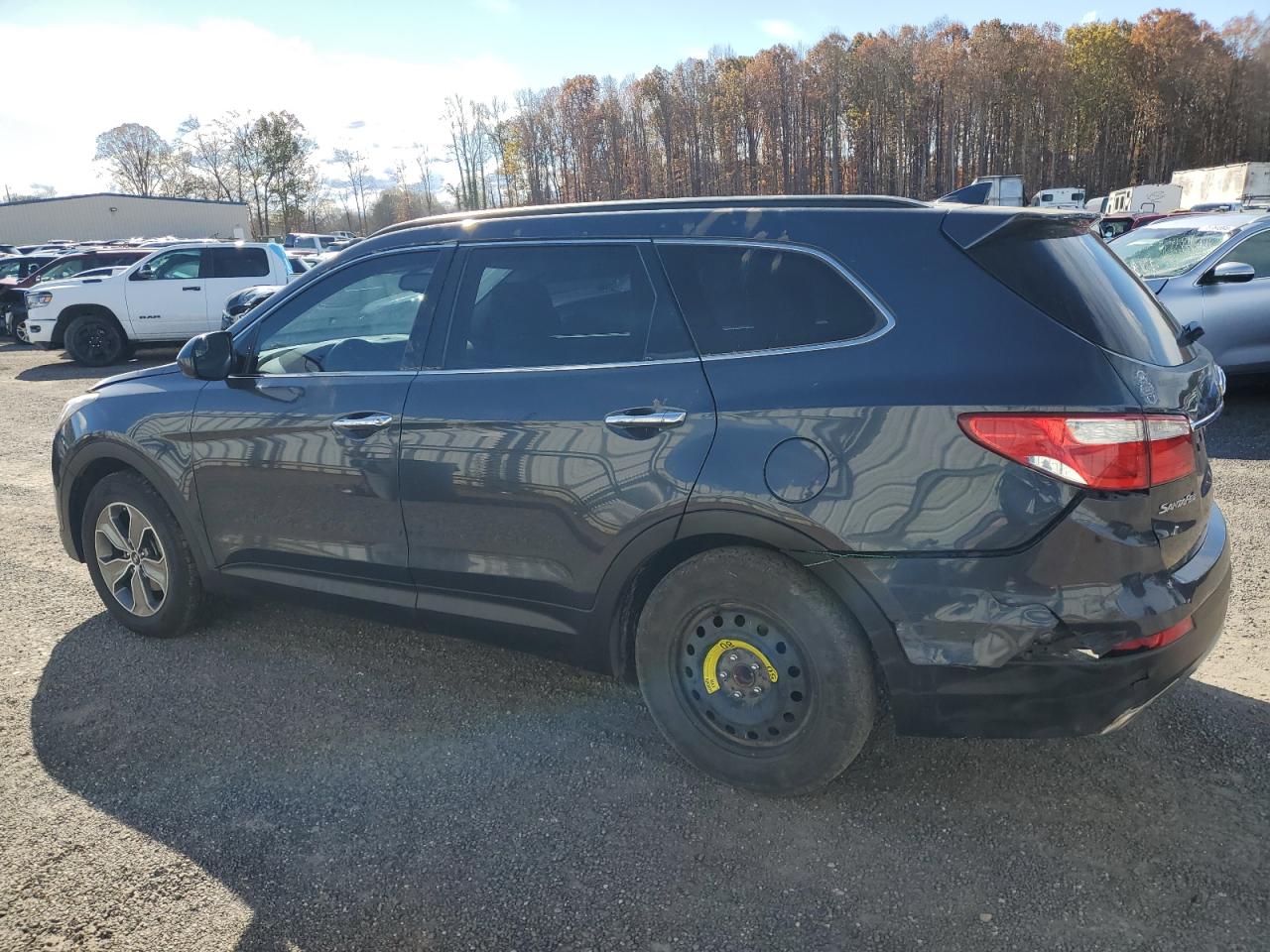 2016 Hyundai Santa Fe - Image 2