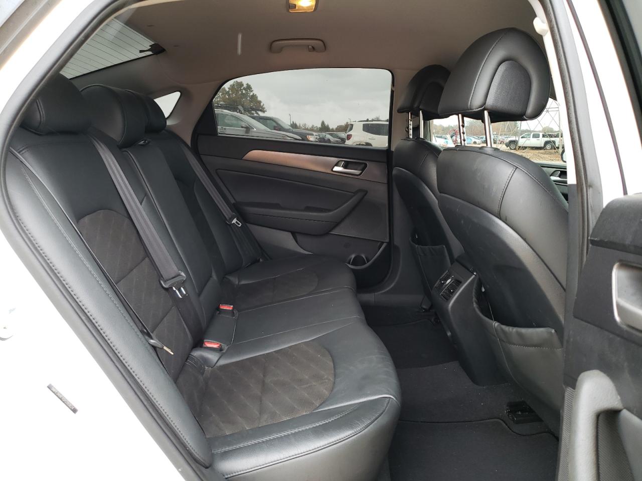 2016 Hyundai Sonata - Image 10