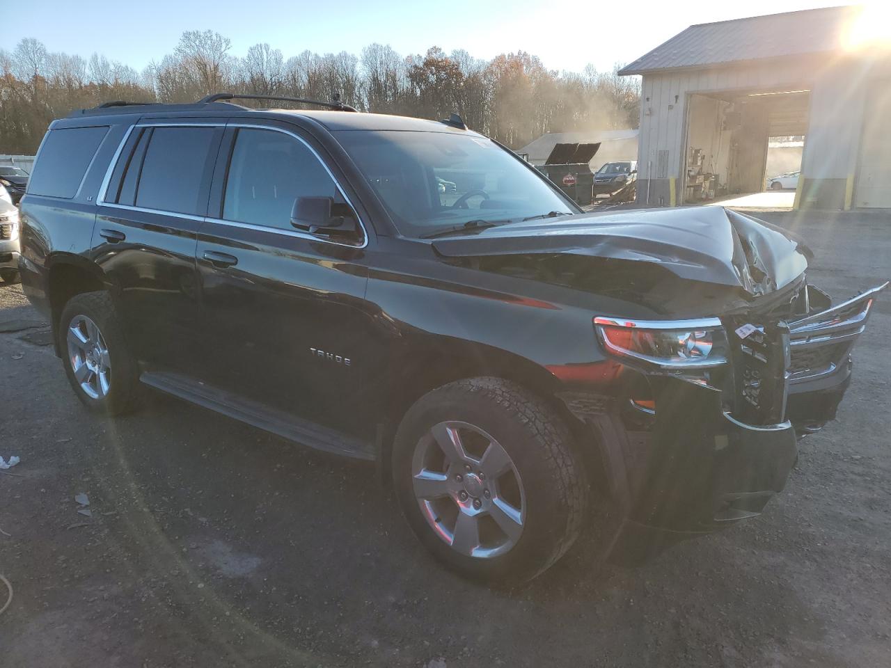 VIN 1GNSKBKC8HR270355 2017 CHEVROLET TAHOE no.4