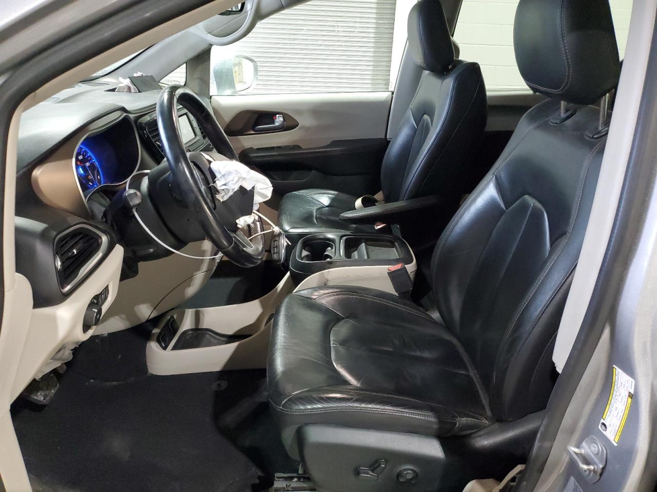 2017 Chrysler Pacifica - Image 7
