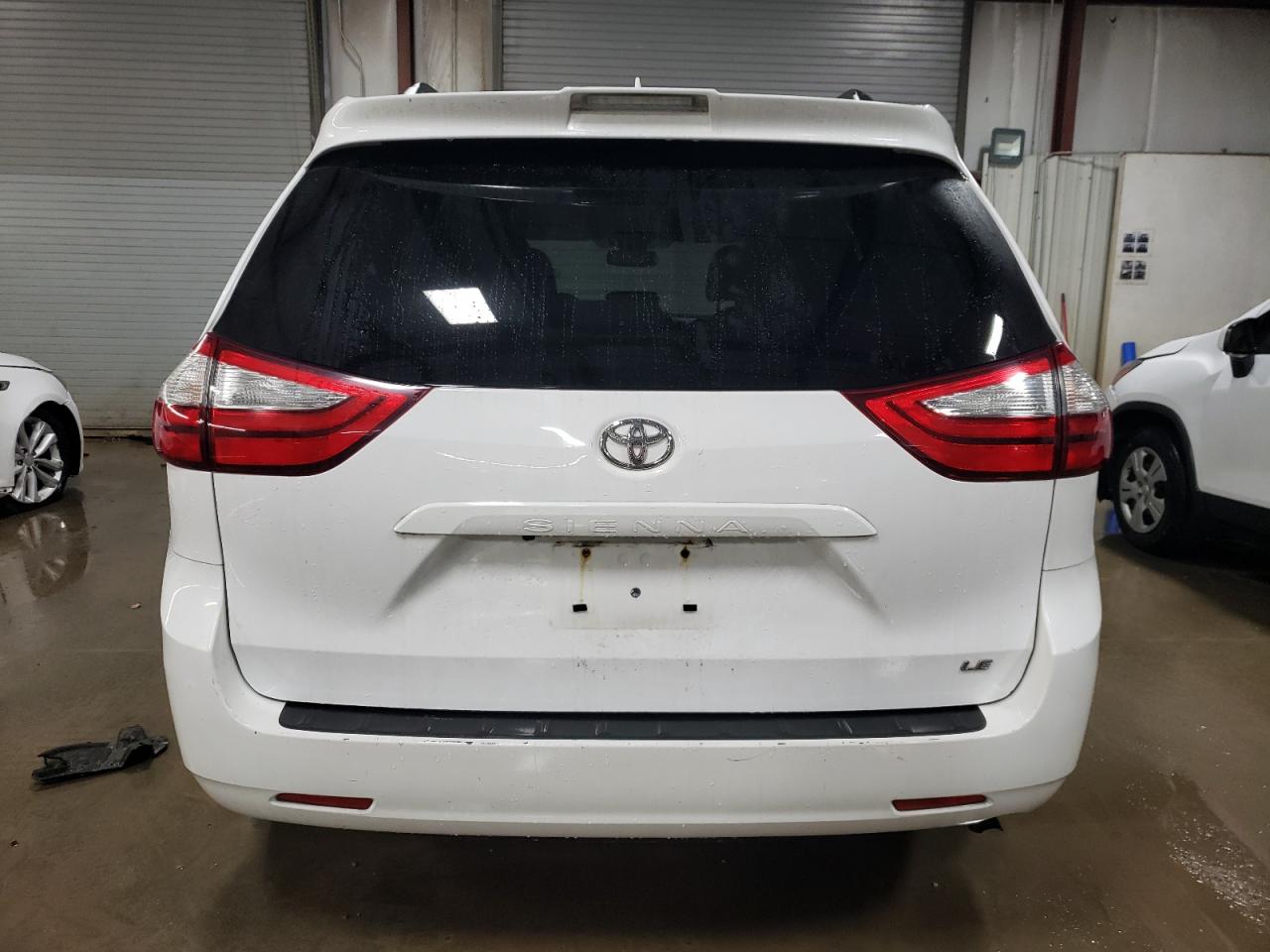 2018 Toyota Sienna Le VIN: 5TDKZ3DC0JS939443 Lot: 80931814