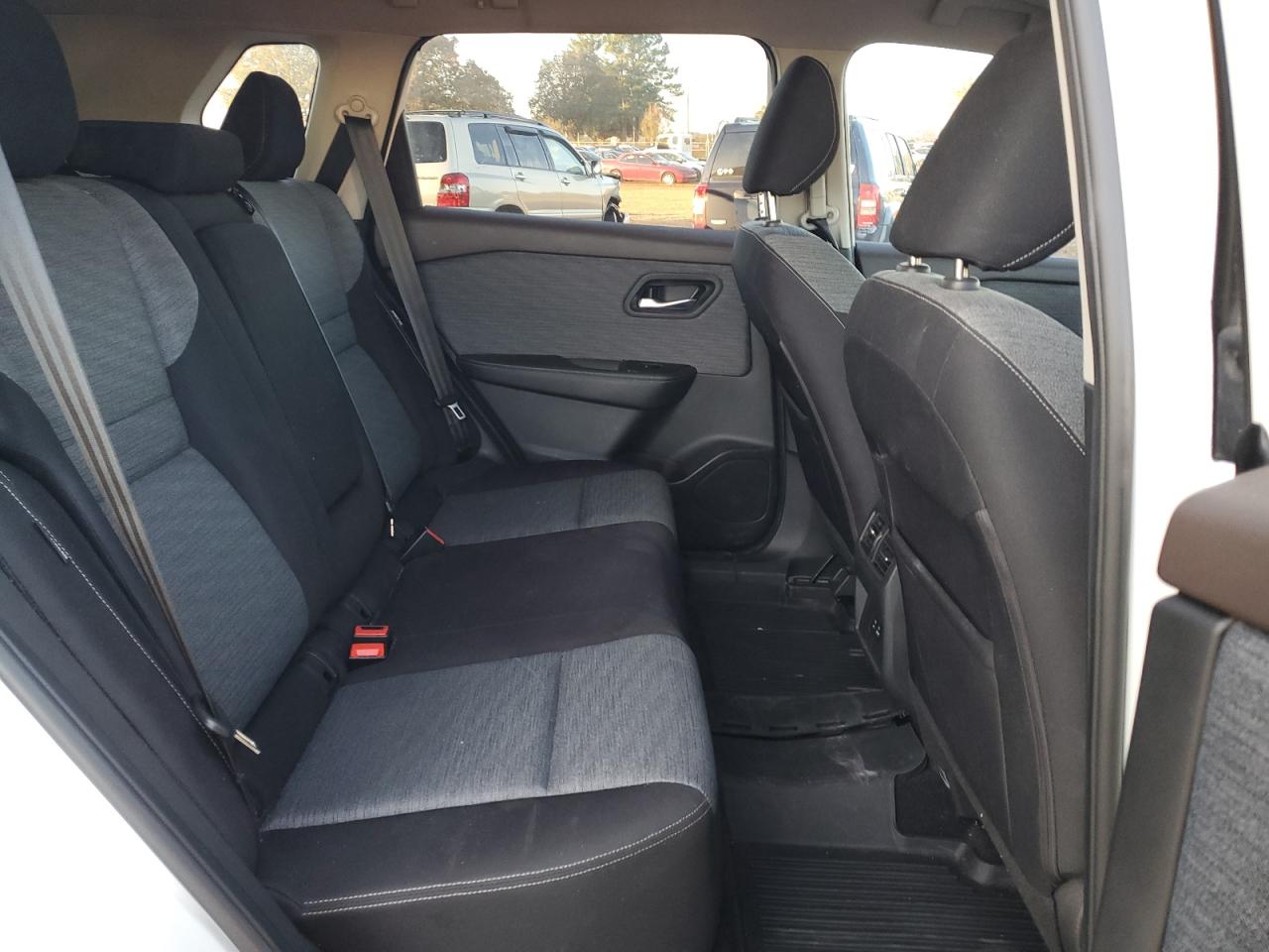 2021 Nissan Rogue - Image 12