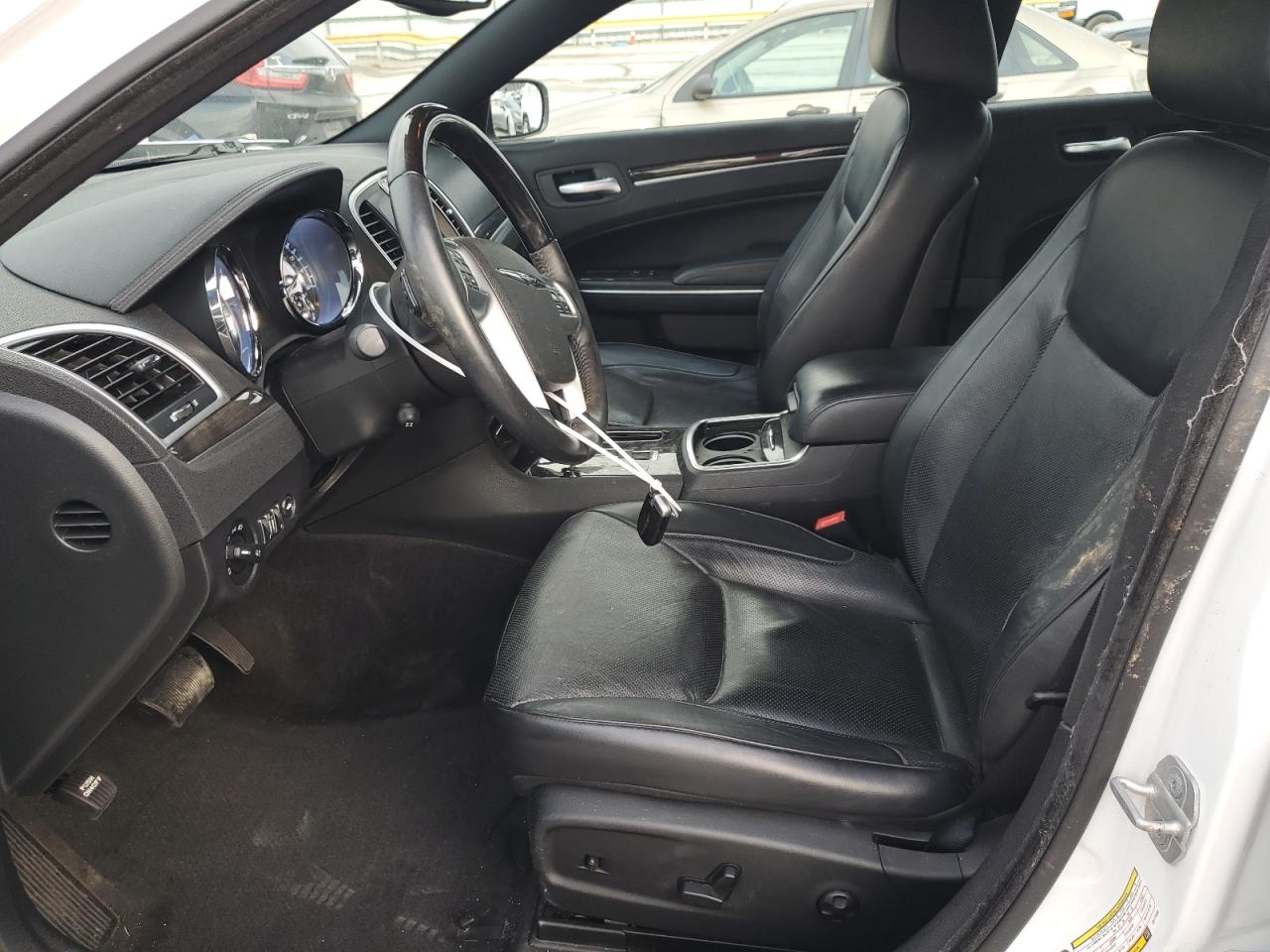 2012 Chrysler 300 - Image 7