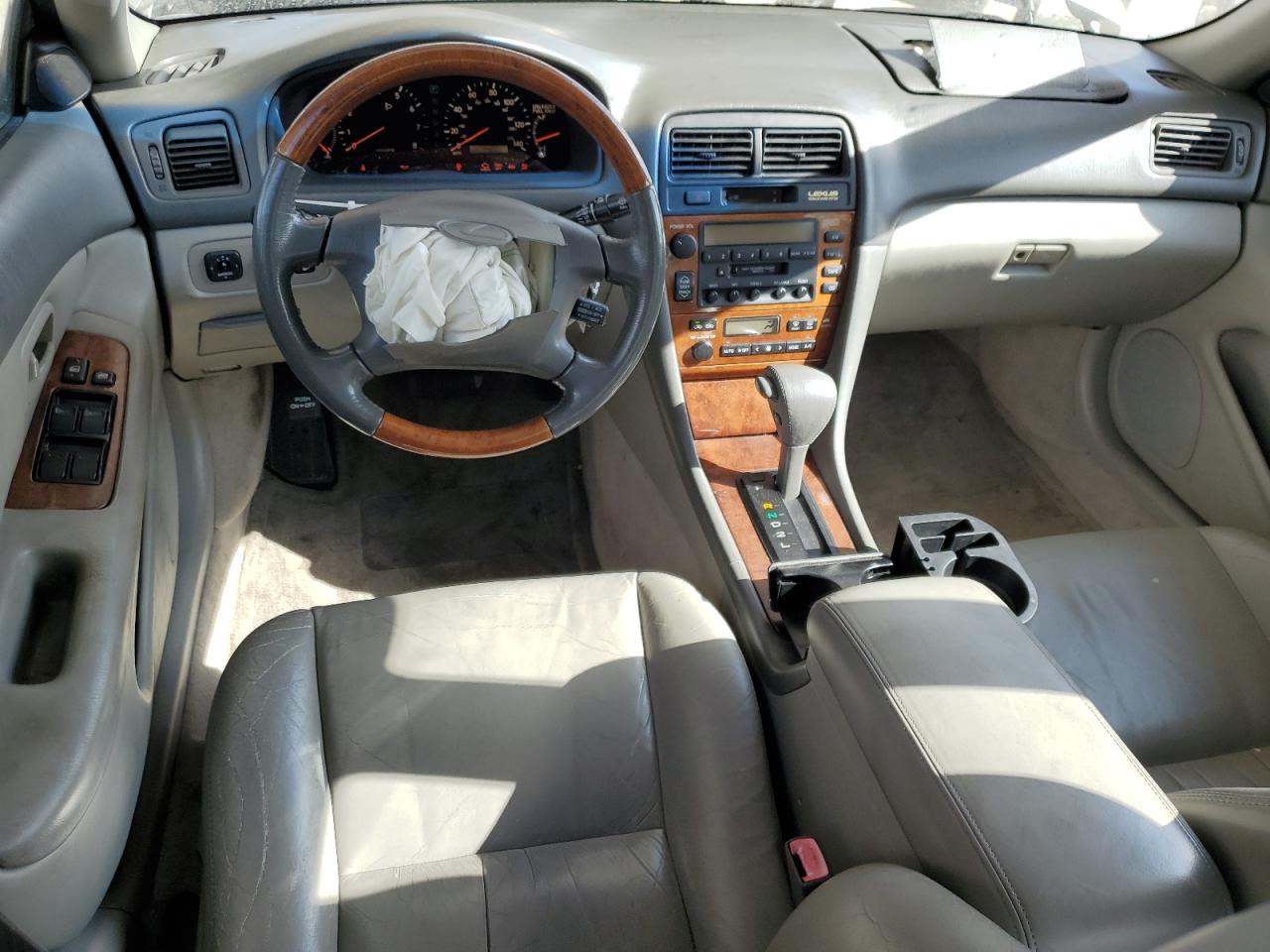 2001 Lexus ES - Image 8