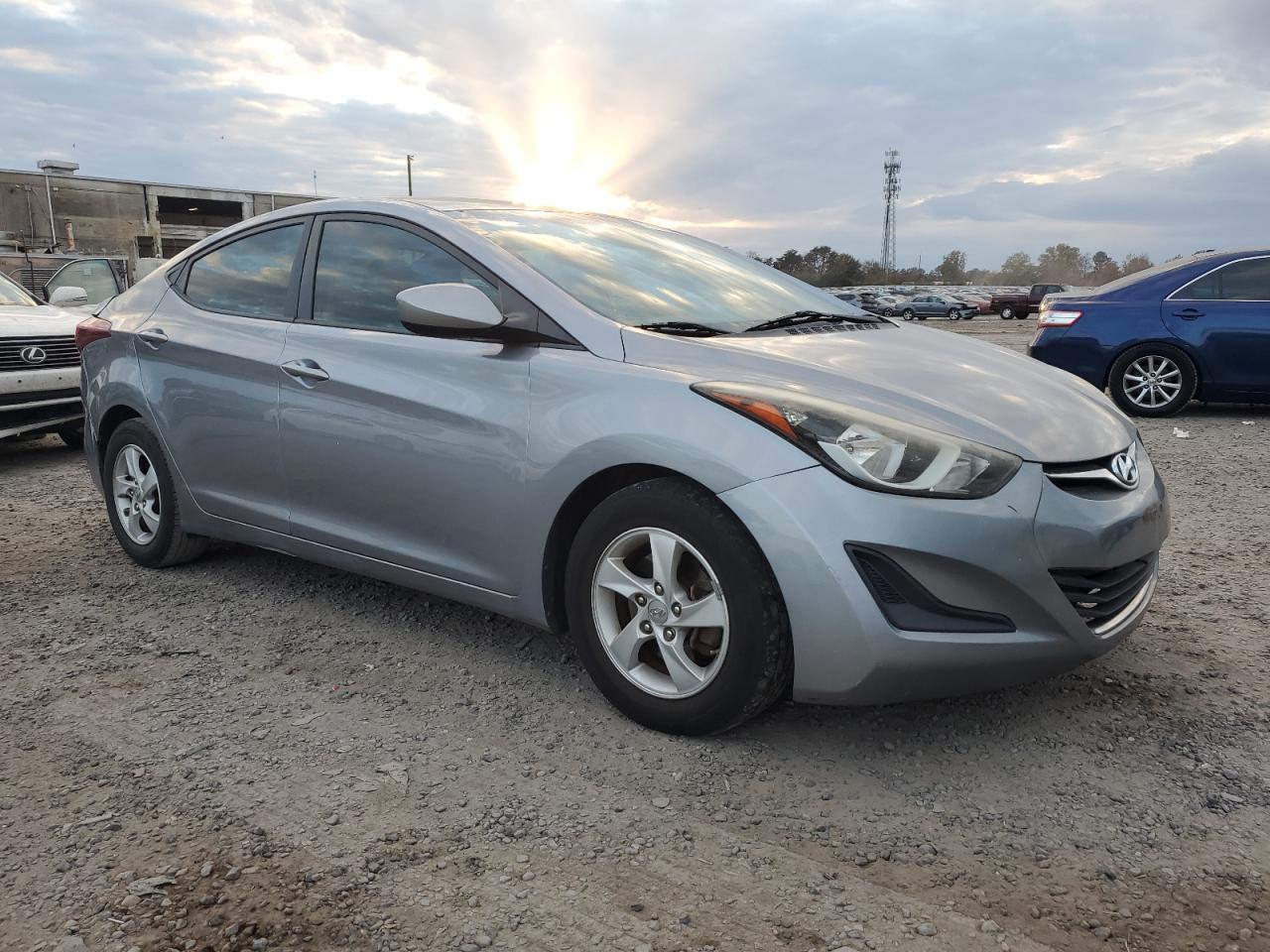 2015 Hyundai Elantra - Image 4