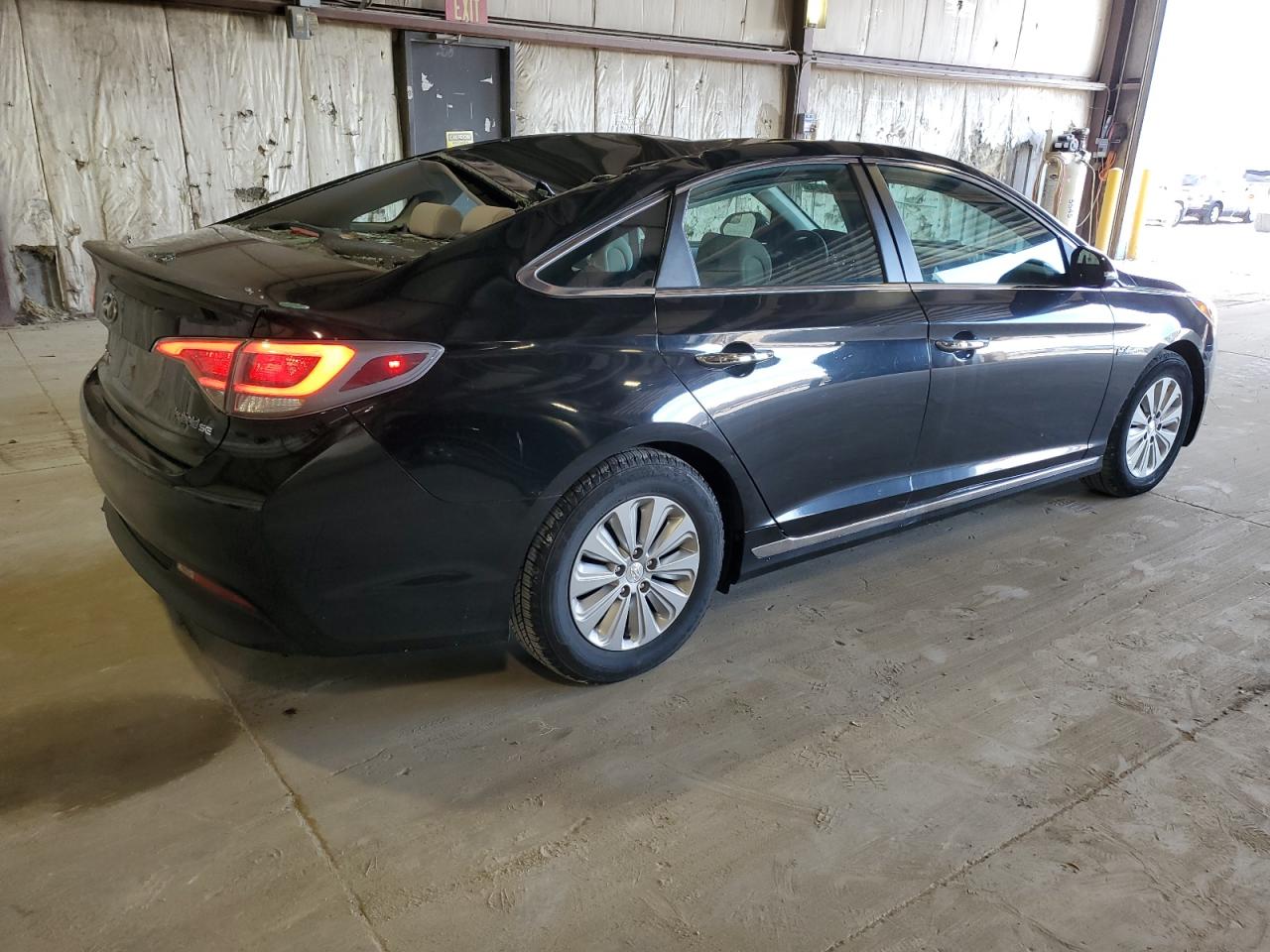 2016 Hyundai Sonata - Image 3