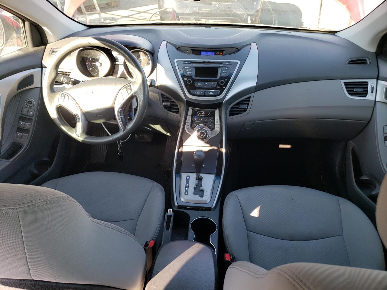 2013 Hyundai Elantra - Image 8