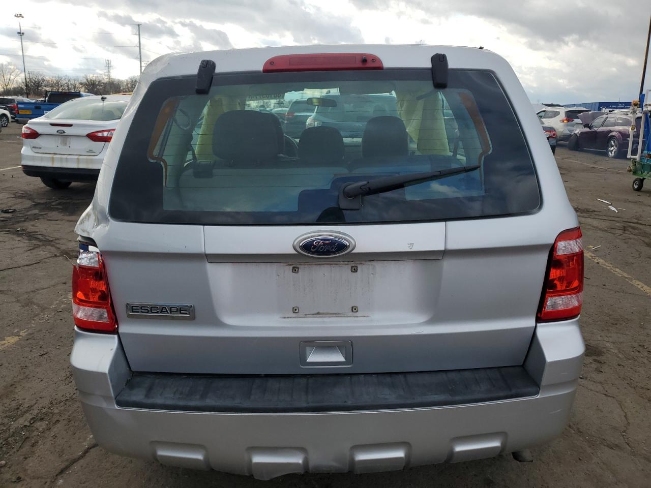 2010 Ford Escape Xls VIN: 1FMCU0C78AKA11811 Lot: 80165774