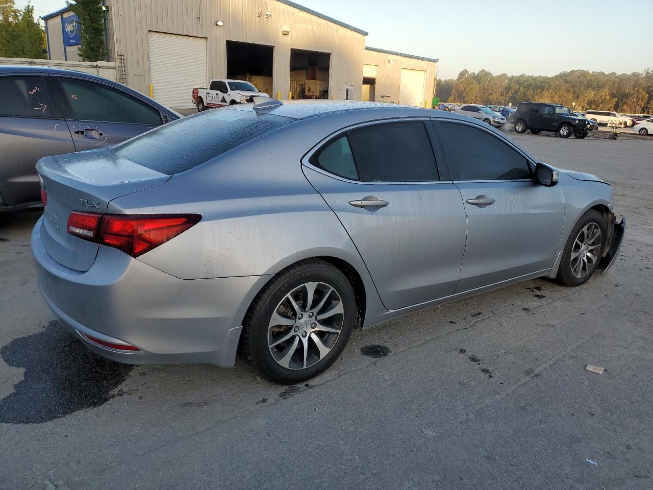 VIN 19UUB1F58HA010495 2017 ACURA TLX no.3