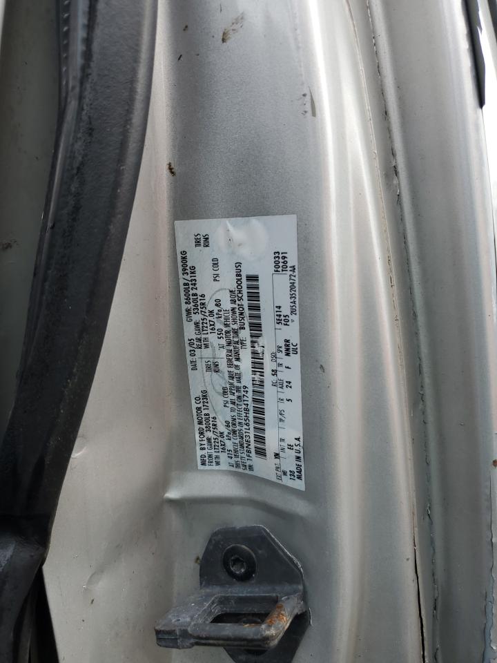 2005 Ford Econoline - Image 12