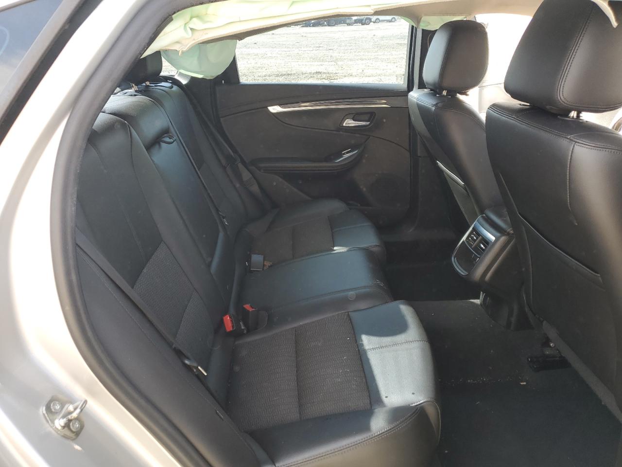 2016 Chevrolet Impala - Image 10