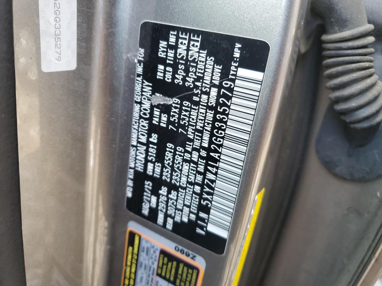 2016 Hyundai Santa Fe - Image 13