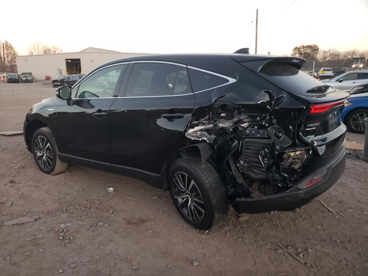 2021 Toyota Venza - Image 2