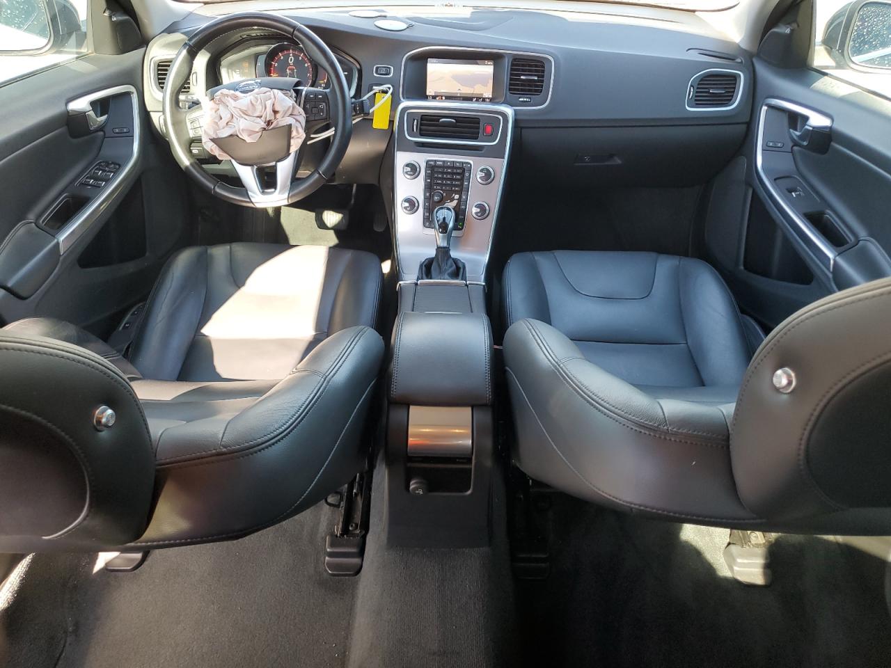 2017 Volvo S60 - Image 8