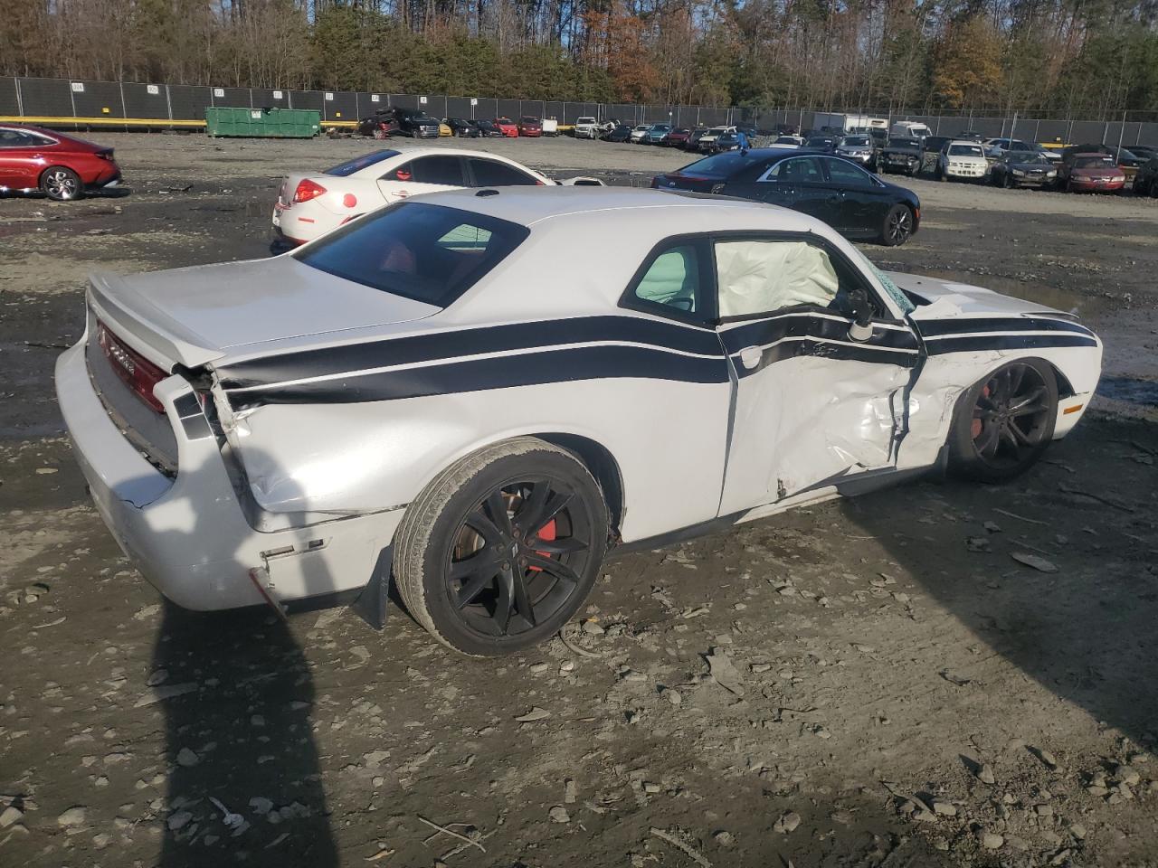2014 Dodge Challenger - Image 3