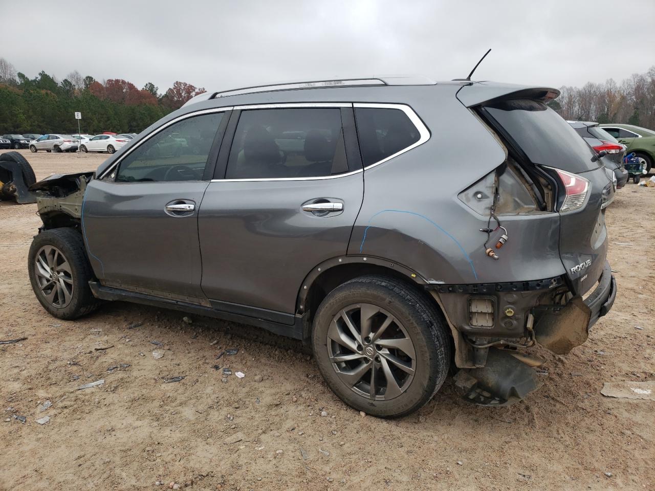 2015 Nissan Rogue - Image 2
