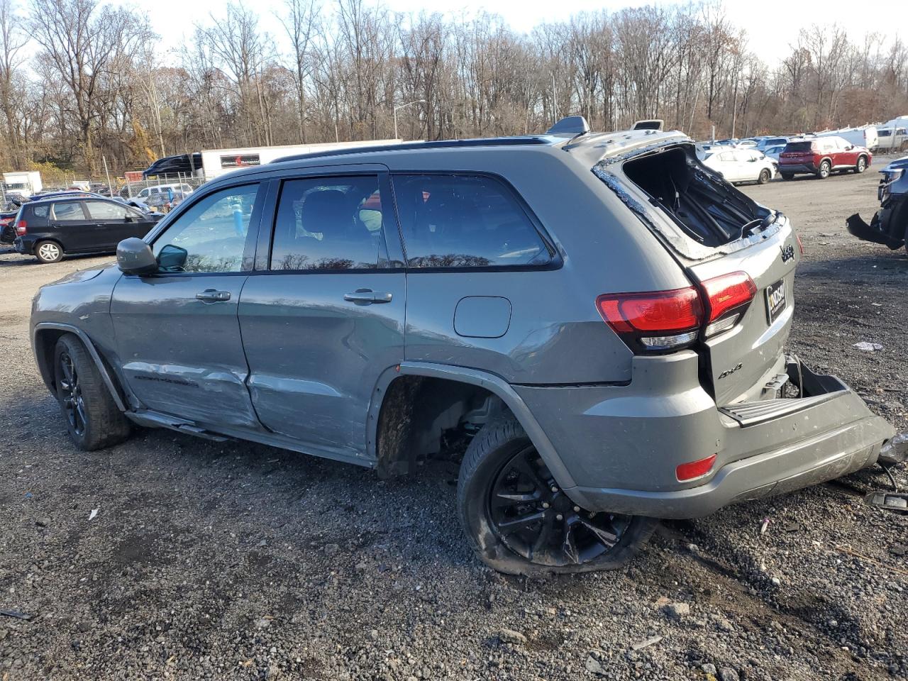 2020 Jeep Grand Cherokee - Image 2
