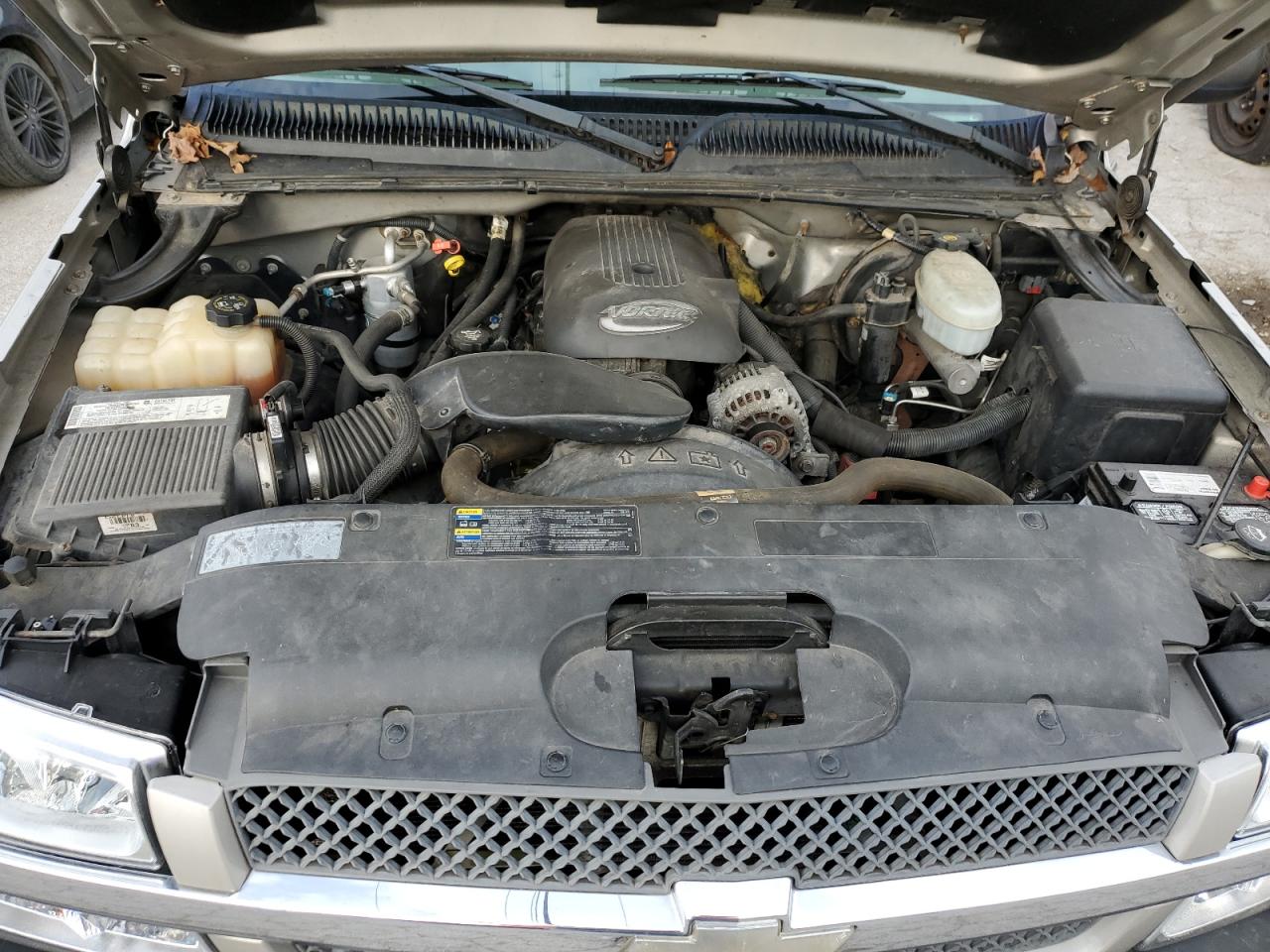 2004 Chevrolet Silverado - Image 11