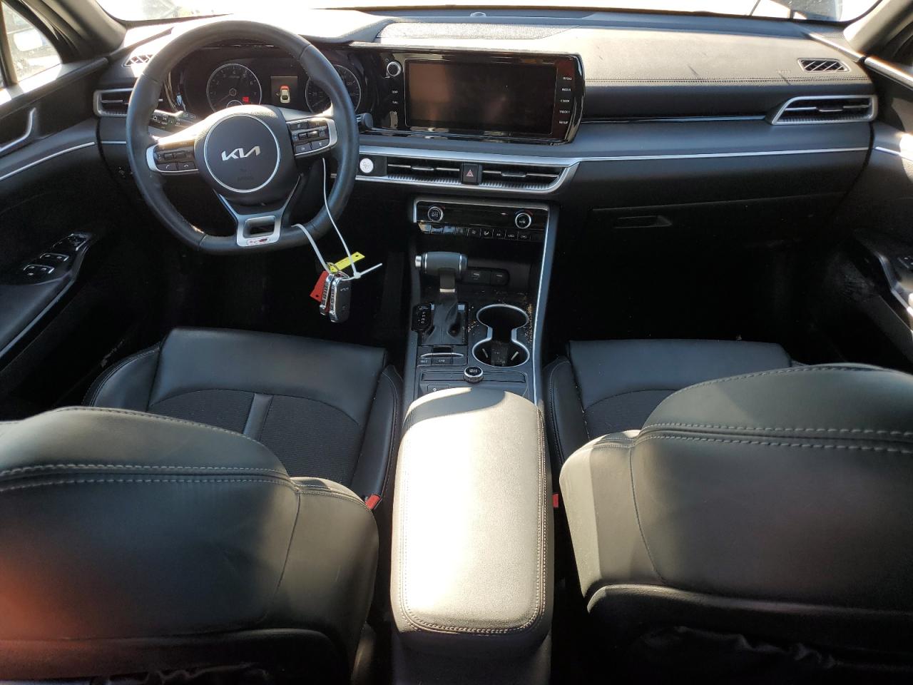 2022 Kia K5 - Image 8